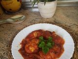 Rape en salsa de tomate
