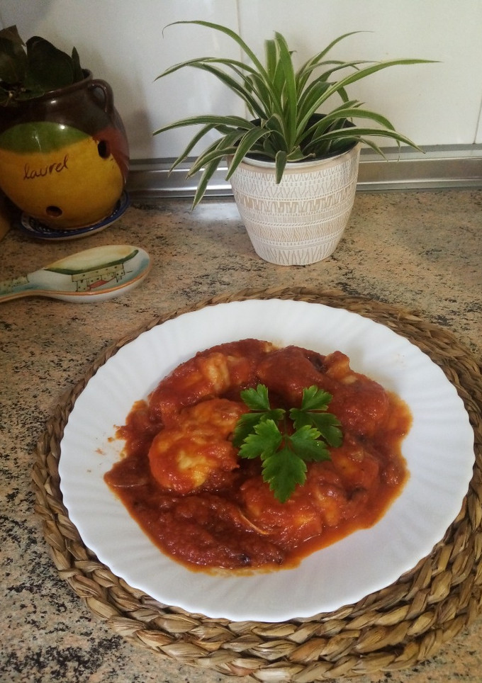 Una foto de Rape en salsa de tomate