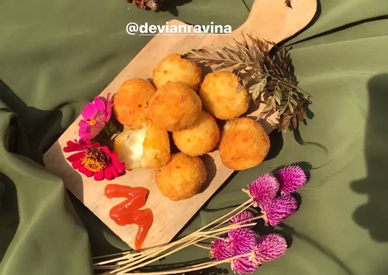 MOZZAPOBALL (mozzarella pottato ball) bahan mudah