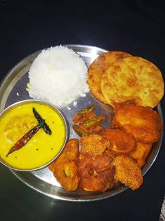 कढ़ी चावल(KADHI CHAWAL RECIPE IN HINDI) रेसिपी मुख्य फोटो