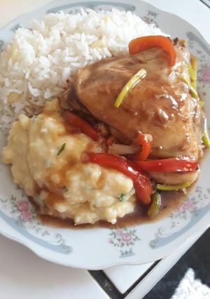 Una foto de Pollo a la salsa de soya