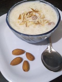 चावल की खीर (Chawal ki Kheer Recipe in Hindi) रेसिपी मुख्य फोटो