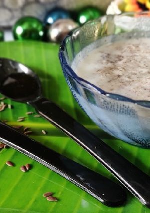 A picture of Flax seed with curd & honey.