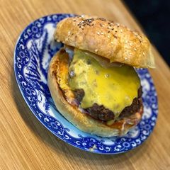 A picture of Beef burger & chicken burger.