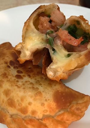 Una foto de Empanadas Camarón 🍤 queso 🧀