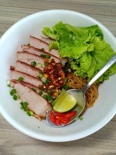 Hình của món Hủ tiếu khô xá xíu.