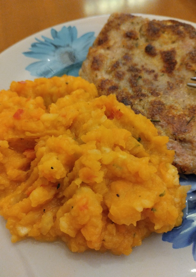 Una foto de Puré de calabaza, patata y soja