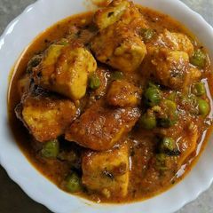 A picture of Matar paneer.
