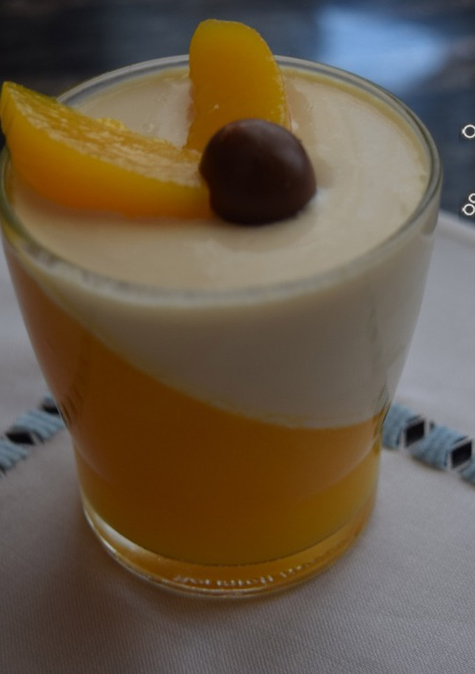 Una foto de Panna Cotta con Melocotón