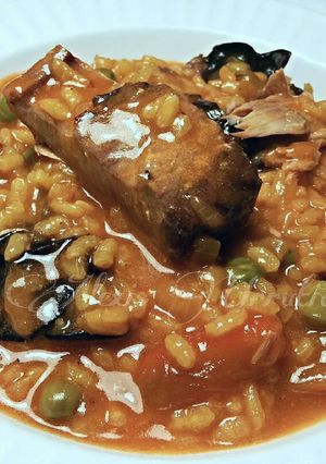 Foto principal de Arroz meloso con sepia, bonito y champiñones de mar
