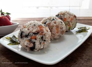 Foto resep Jumeokbap (nasi kepal ala Korea) #maree