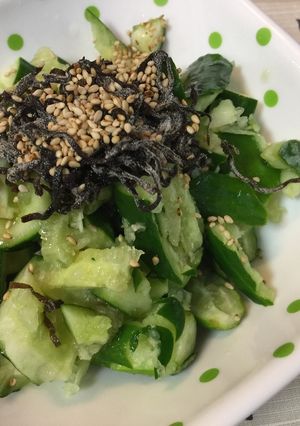 A picture of Japanese Kombu and Cucumber.