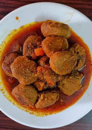 কাঁচা কলার কোফতা কারি (kancha Kolar kofta curry recipe in Bengali) রেসিপির প্রধান ছবি