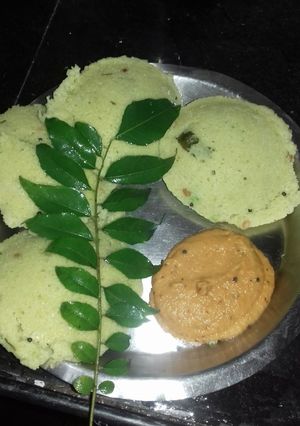हरे मटर की इडली रेसिपी मुख्य फोटो