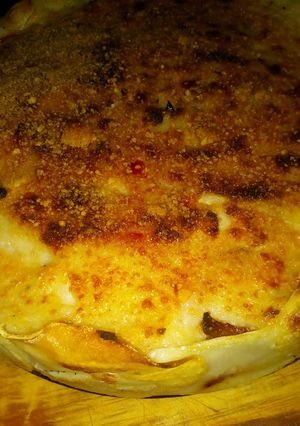 Una foto de Tarta de pollo con tapa de papa