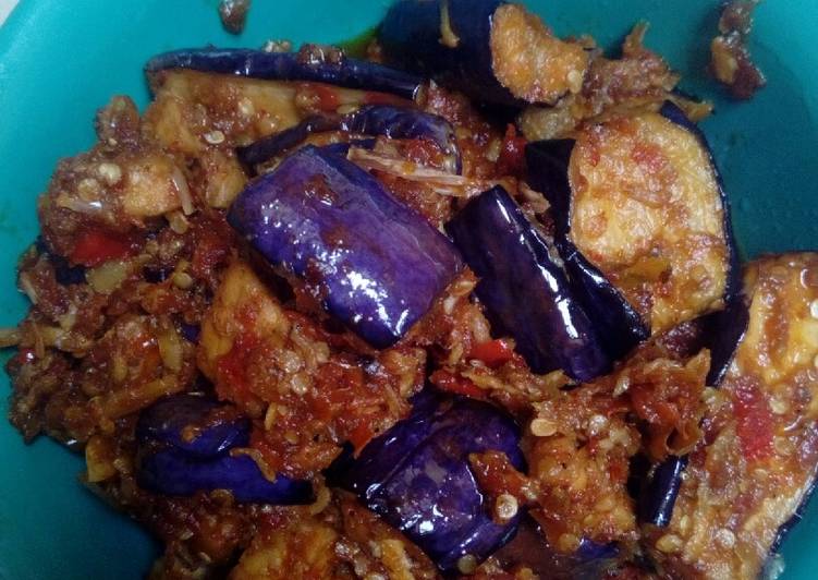 Cara Gampang memasak Sambal terong campur teri dan tempe, Menggugah Selera