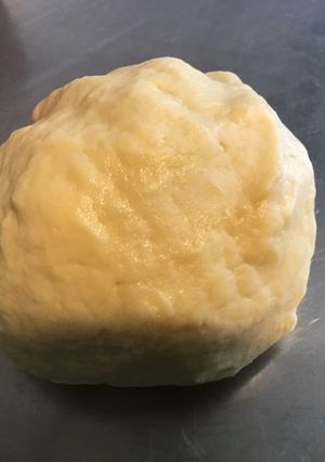 Une photo de Pâte brisée à la poire (avec sirop de poires du jardin)