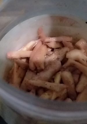 A picture of Ginger Pickle.