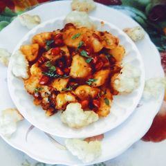 A picture of Super tasty aloo(potato) and crushed peanut perfect Uttarakhand platter.