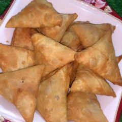 A picture of Crispy Samosas.
