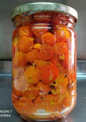 Una foto de Tomates cherry conserva