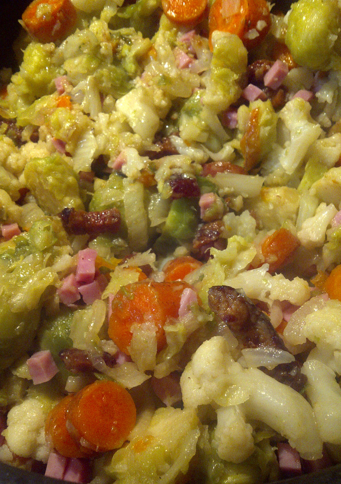 A picture of Bacon and vegetables.