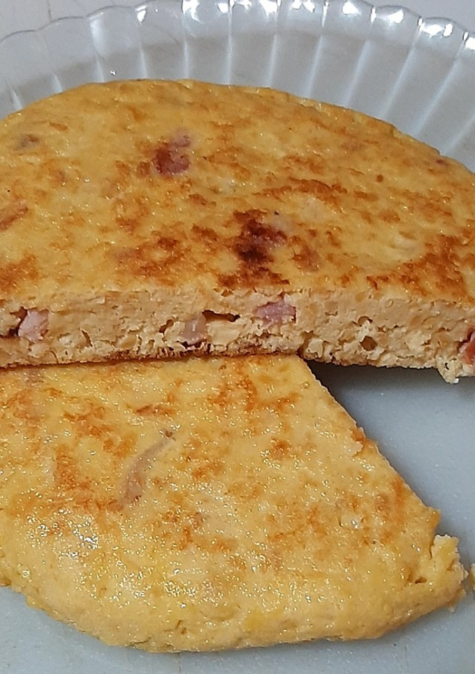 Una foto de Tortillita de garbanzos y bacon