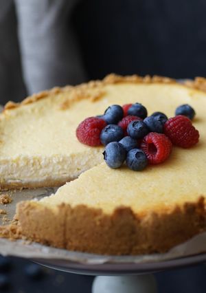 A picture of Yogurt cheesecake.