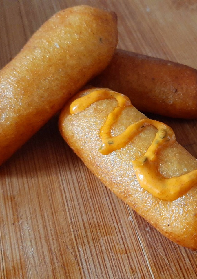 Una foto de Mini corn dog de salmón