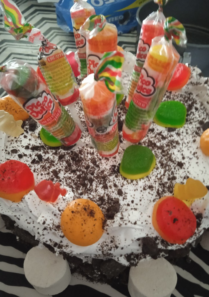 Una foto de Tortita Oreo con golosinas