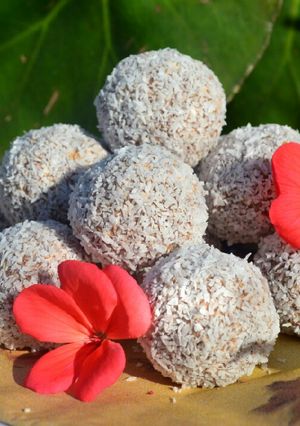 Una foto de Trufas con postre de chocolate y avena💕