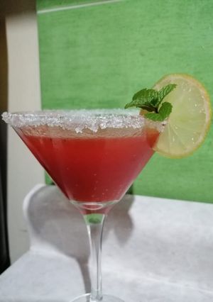 Una foto de Limonada de fresa con vodka