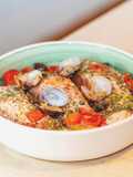 Salmone al Forno con Pomodorini e Vongole