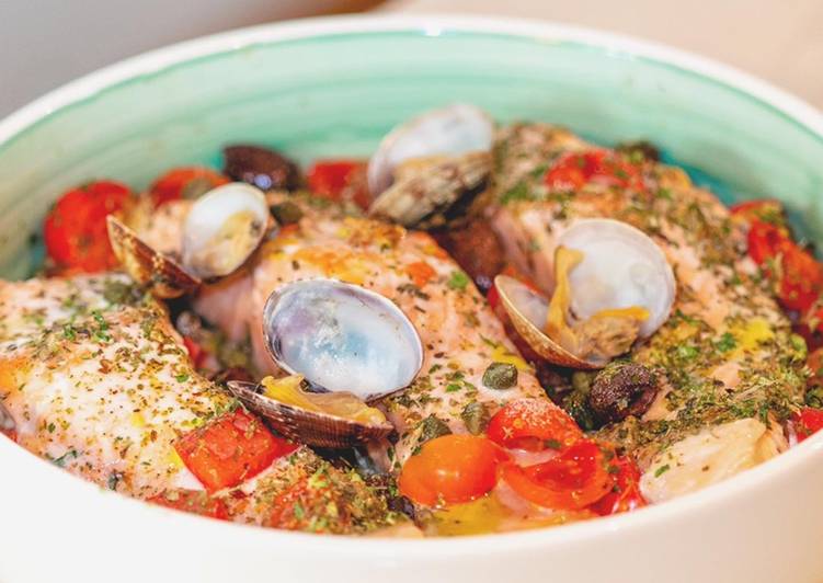Salmone al Forno con Pomodorini e Vongole