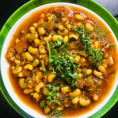 A picture of Black eyed peas curry.