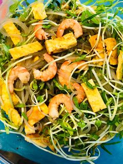 Hình của món Miến trộn tôm dã chiến.