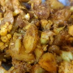 A picture of Aloo gobhi.