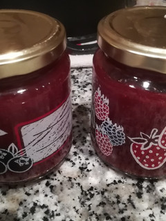 Una foto de Mermelada de cerezas y fresas