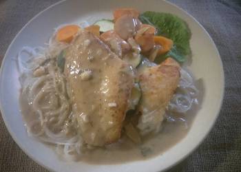 Fast Cooking Methods Pan fried fish fillet with green curry sauce Delicious Simple