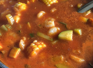 Una foto de Caldo de Camarón
