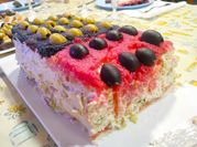 Una foto de pastel frío con caviar
