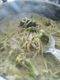 Spaghetti Verde cremoso con brócoli