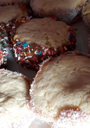Una foto de 🍩 Alfajores de Maicena 🤗