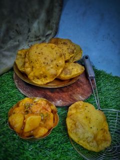 আলু মসালা পুরি(masala aloo puri recipe in Bengali) রেসিপির প্রধান ছবি