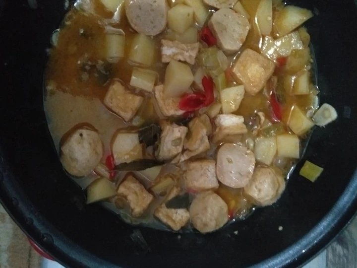 Langkah Mudah untuk Membuat Resep Semur Kentang-Bakso-Tahu yang Lezat Anti Ribet, Lezat