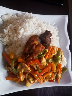 A picture of Chicken gravy sauce.