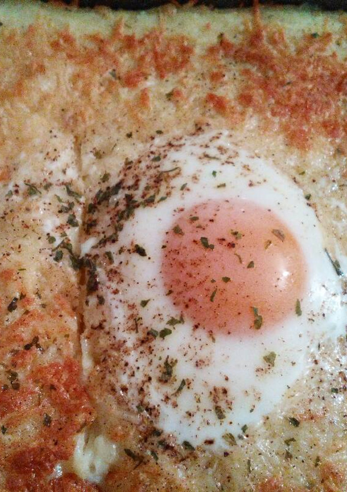 Una foto de Puré de patatas al horno con huevo y pechuga de pavo