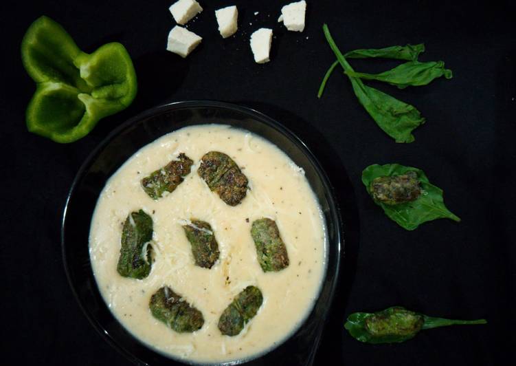Recipe of Quick Spinach roll in cheese sauce