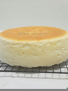 A picture of Fluffy Jiggly Japanese Cheesecake (Egg Whites).