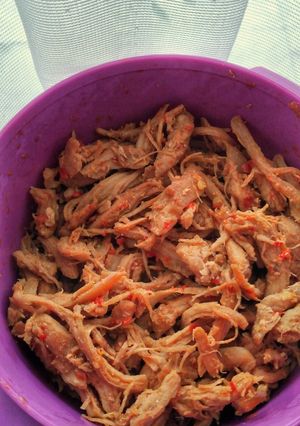 A picture of Ayam Suwir Pedas / Spicy Shredded Chicken.